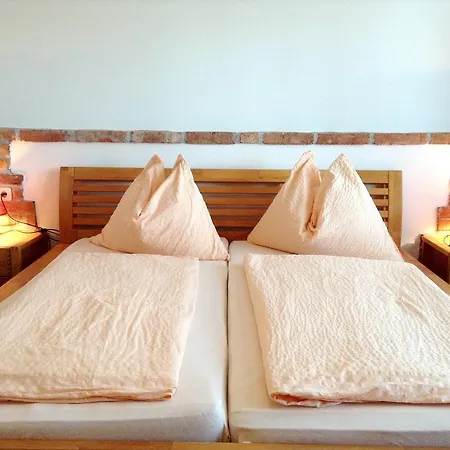 Zur Haltestelle Lasberg