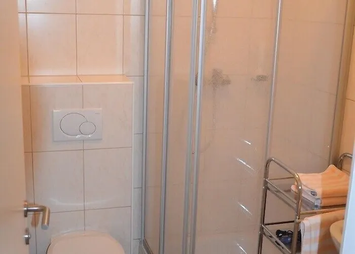 Zur Haltestelle Lasberg