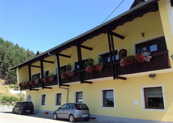 Zur Haltestelle Lasberg