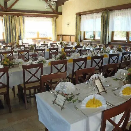 Zur Haltestelle 3* Lasberg