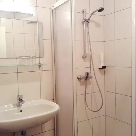 Zur Haltestelle 3* Lasberg