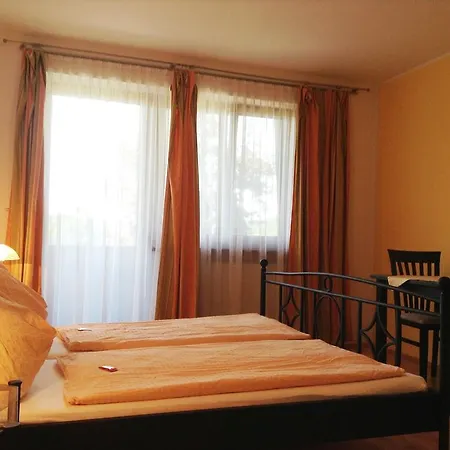 Mini-hôtel Zur Haltestelle 3*