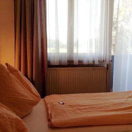 Zur Haltestelle 3* Lasberg